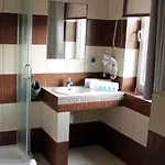 Koralia I Basen Z Podgrzewana Woda Apartment