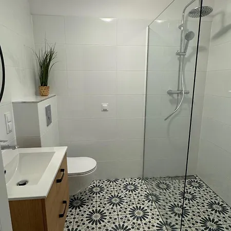 Koralia I Basen Z Podgrzewana Woda *