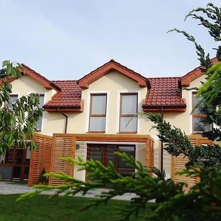 Koralia I Basen Z Podgrzewana Woda Apartment