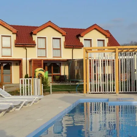 Apartment Koralia I Basen Z Podgrzewana Woda