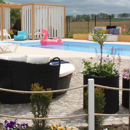 Koralia I Basen Z Podgrzewana Woda