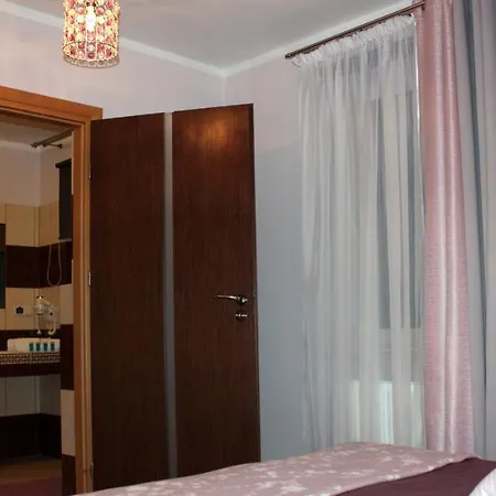 Koralia I Basen Z Podgrzewana Woda Апартаменты *